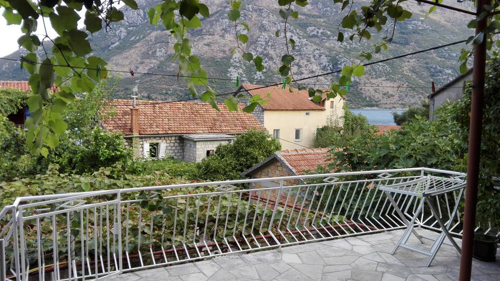 Apartments Penovic Kotor Bagian luar foto