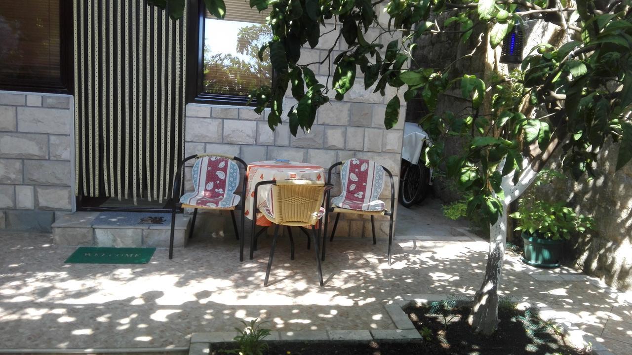 Apartments Penovic Kotor Bagian luar foto
