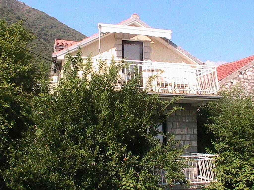 Apartments Penovic Kotor Bagian luar foto